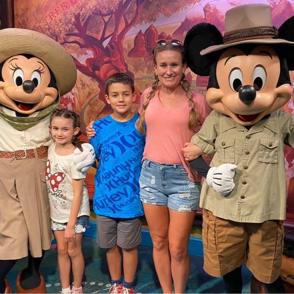 Meet your Posher, Natalie - Picture 2 of 3